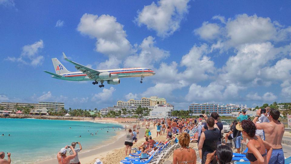 St Martin Maho Beach plane flyover