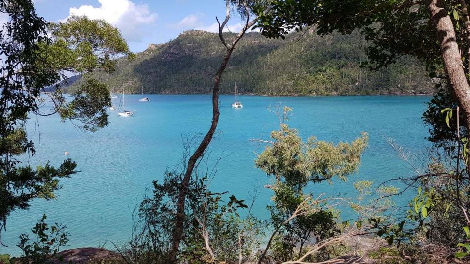nara-inlet-whitsunday-bay-monhulls