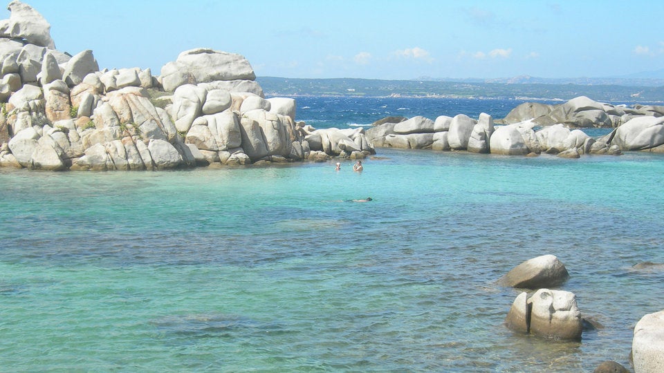 People bathing at Lavezzi beach People bathing at Lavezzi beach